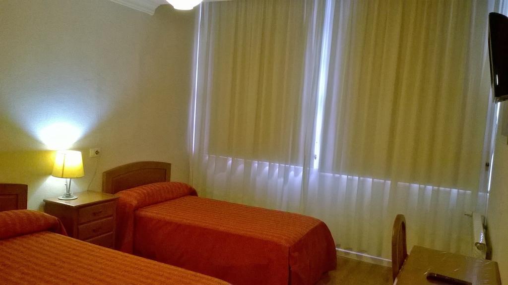 Hostal El Cairo Ferrol Exterior photo